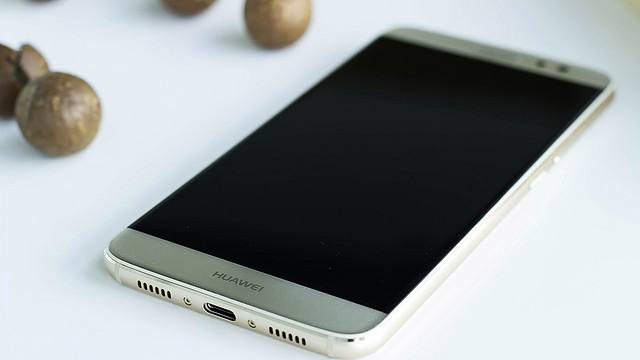 华为麦芒5手机屏幕多少钱华为荣耀8现在的手机屏多少钱